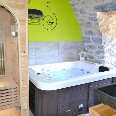 With One Bedroom In With Shared Pool Enclosed Garden And Wifi