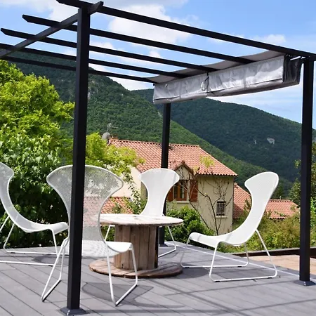 With One Bedroom In With Shared Pool Enclosed Garden And Wifi Apartmán Mostuéjouls